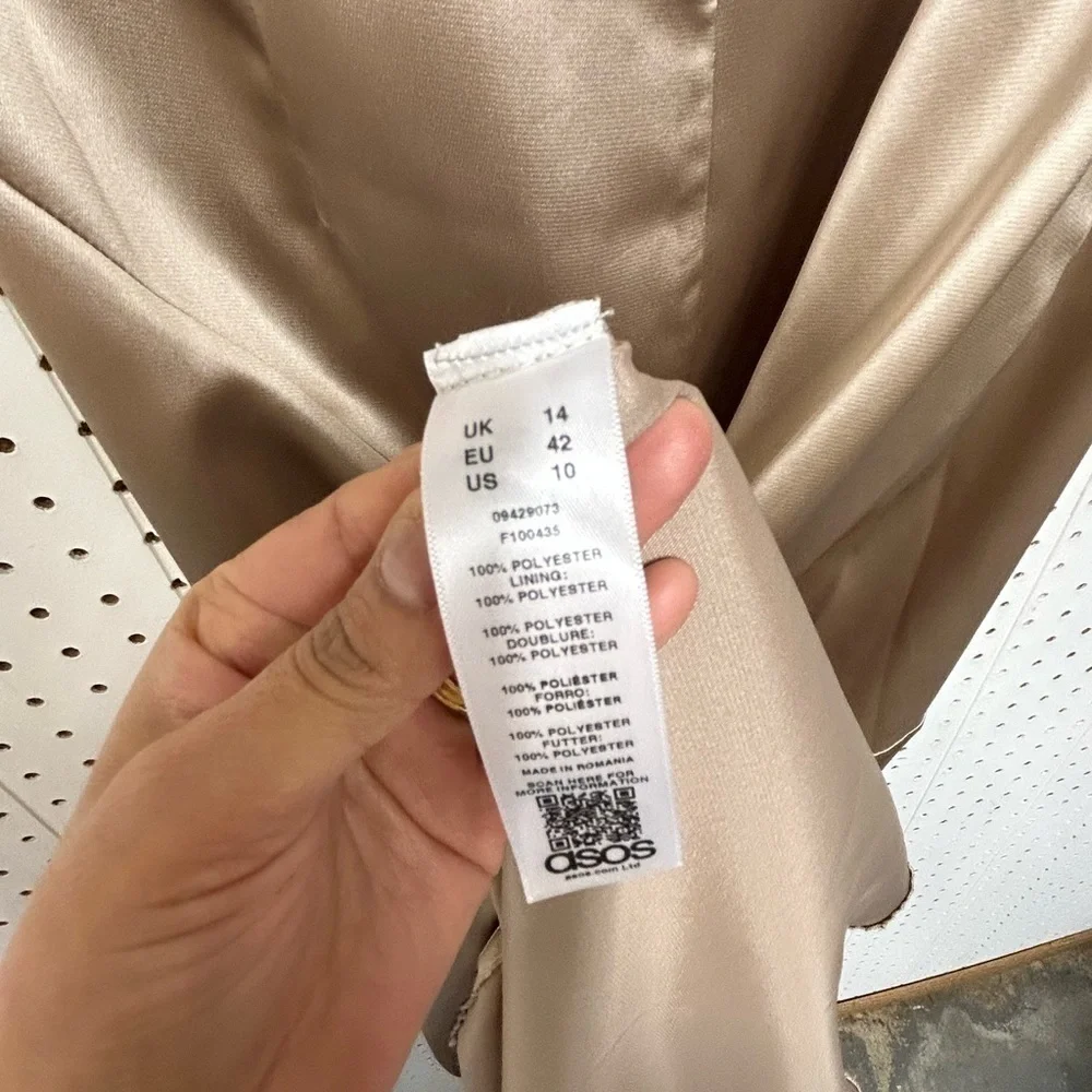 - ASOS DESIGN Bridesmaid Satin Halter Maxi Dress - Picture 9 of 9